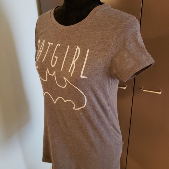 Batgirl T-shirt Size Large - Picture 2 of 6